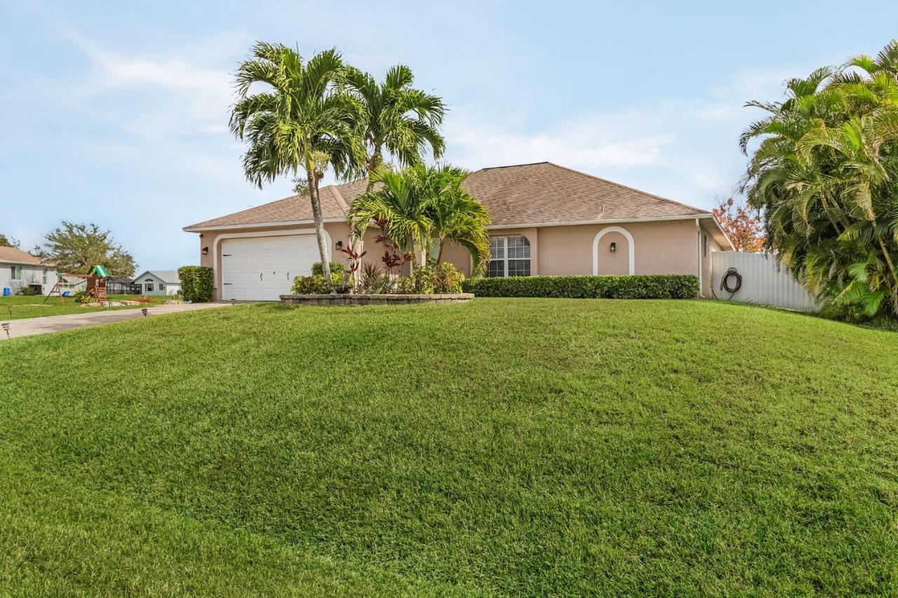 Villa Three Sisters - Roelens Vacations Cape Coral Exterior photo