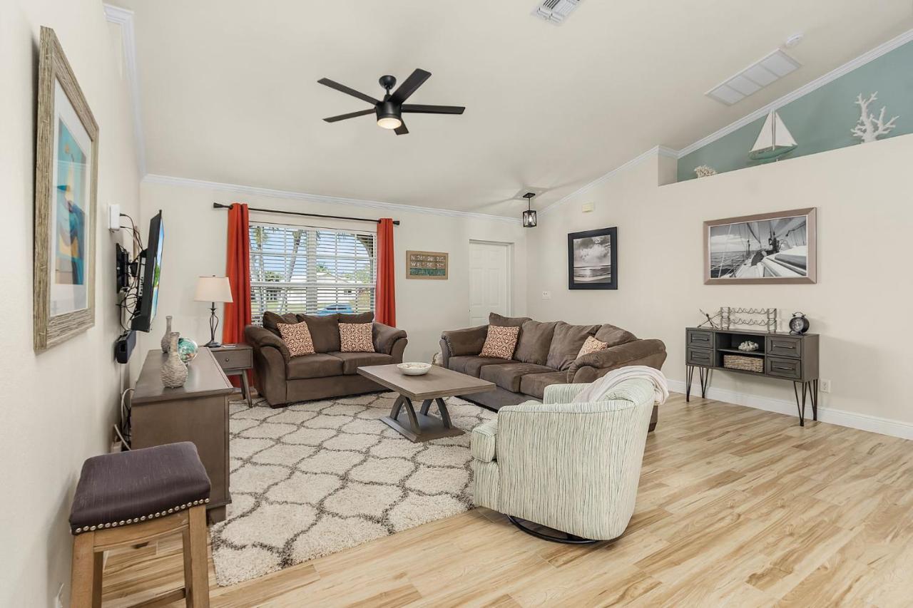Villa Three Sisters - Roelens Vacations Cape Coral Exterior photo